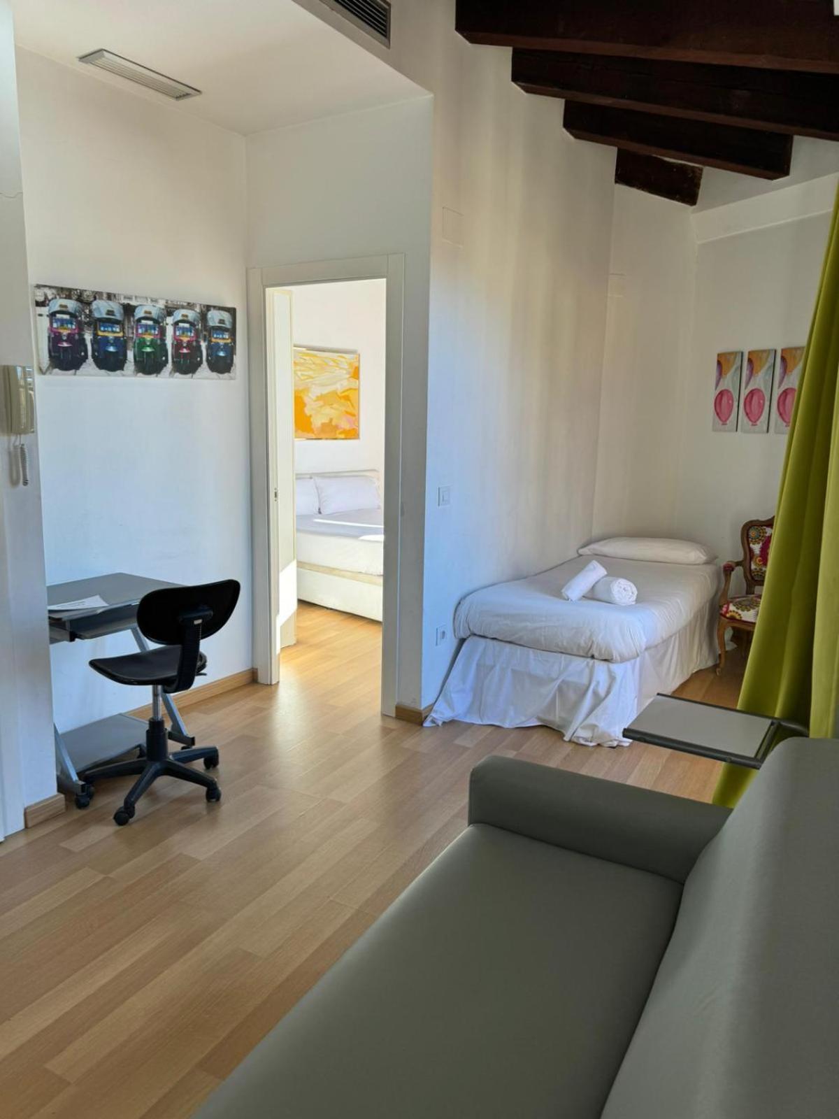 Tossal Apartment Valencia Bagian luar foto
